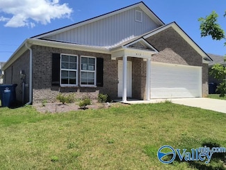 412 Kensington Ln, Rainbow City, AL 35906
