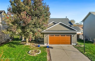 2909 Shadow Creek Ln, Des Moines, IA 50320