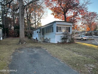 24 Roberts Rd, Toms River, NJ 08755