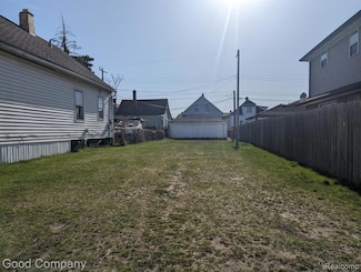 11453 Charest St, HamtraMcK, MI 48212