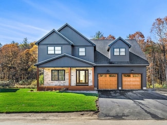 8 Daniel Lucy Way, Newburyport, MA 01950