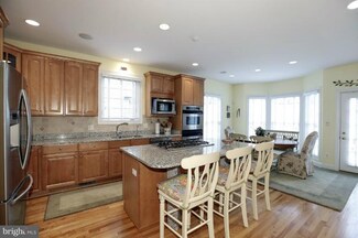 5204 Wissioming Rd, Bethesda, MD 20816