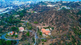 520 Haverstock Rd, La Canada Flintridge, CA 91011