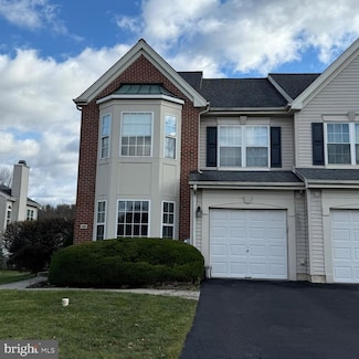306 Silver Oak Ct, Warwick, PA 18974