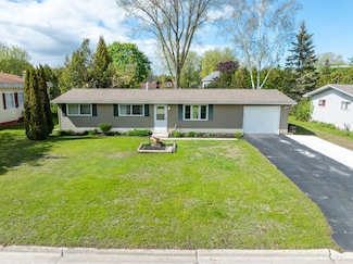 1548 Rhode Island St, Sturgeon Bay, WI 54235