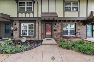 668 Rosetta Dr Unit E6, Florissant, MO 63031