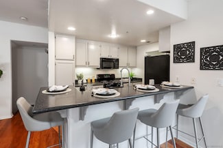13021 Evening Creek Dr S Unit 21, San Diego, CA 92128