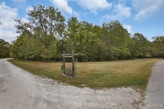 55 Rustic Lodge Ln, Boone Township, MO 63341