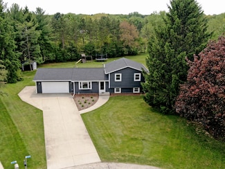 W355N5843 Bridle Ln, Oconomowoc, WI 53066