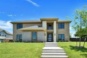 404 Mckinley St, Desoto, TX 75115