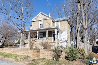 231 Churchville Ave, Staunton, VA 24401
