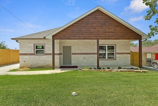 3105 N Pecan St, Fort Worth, TX 76106