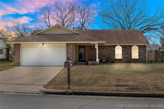 8940 E 16th Place, Tulsa, OK 74112