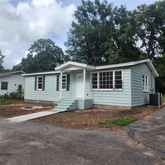7313 Pinewood Dr, Theodore, AL 36582
