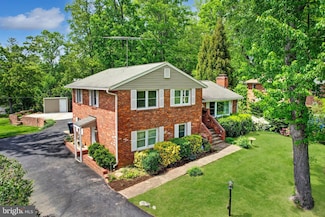2426 Chestnut St, Falls Church, VA 22043