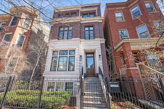 3735 N Greenview Ave, Chicago, IL 60613