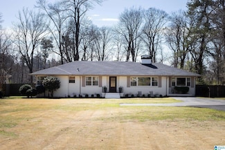 2120 Shadybrook Ln, Hoover, AL 35226