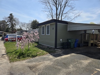 58 Periwinkle Dr, Bohemia, NY 11716