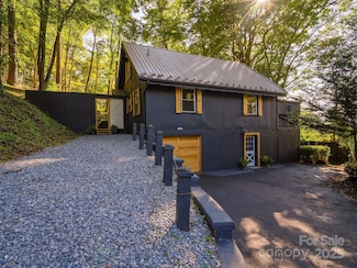 410 Mother In Law Ln, Burnsville, NC 28714