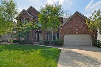 3948 Bluejay Ln, Naperville, IL 60564