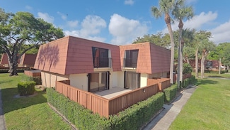 306 Buttonwood Ln, Boynton Beach, FL 33436
