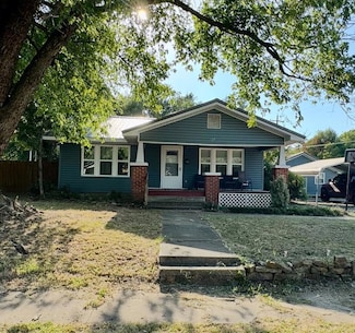 127 N 6th St, Okemah, OK 74859