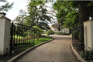 615 10th Ave SW, Rochester, MN 55902