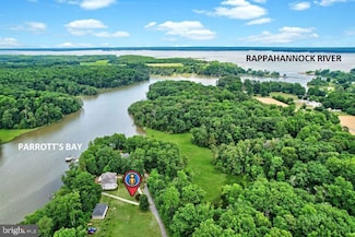 319 Parrotts Cove Rd, Water View, VA 23180