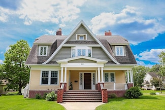 905 E 1st St N, Carlinville, IL 62626