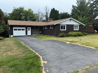 125 Maywood Dr, Syracuse, NY 13205