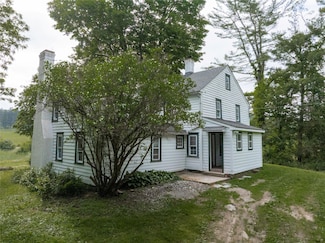 11 Glen Arden Dr, Pawling, NY 12564