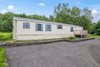 7 Penny Ln, Sabattus, ME 04280