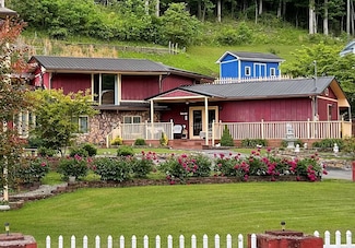 43 Burgraff Rd, McAndrews, KY 41543