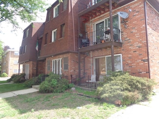 9729 S Ridgeland Ave Unit 302, Oak Lawn, IL 60453