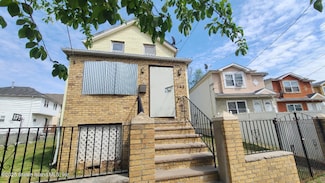 233 Lockman Ave, Staten Island, NY 10303