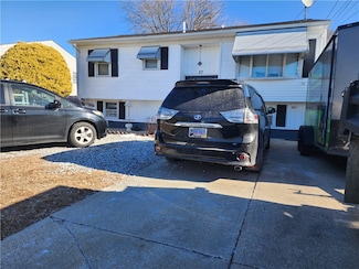 27 Evergreen St, Cranston, RI 02910