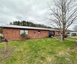 102 Shingleton St, Belmont, WV 26134