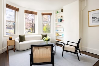 114 Brook St Unit 1, Brookline, MA 02445