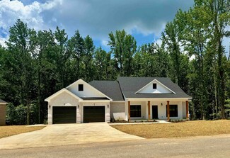 468 Horseshoe Hills Dr, Killen, AL 35645