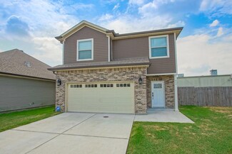 824 W Village Ct, Gretna, LA 70056