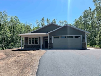 5036 W Arrowhead Rd, Hermantown, MN 55811