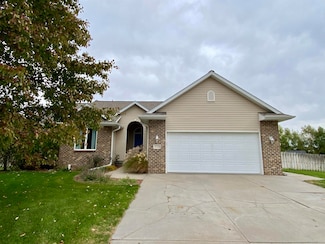 1728 E 46th Street Place, Kearney, NE 68847