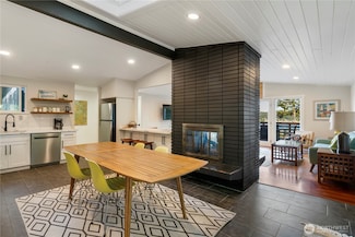 5441 Cherry St, Freeland, WA 98249