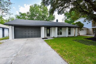 6907 Maple Fox Dr, Humble, TX 77338