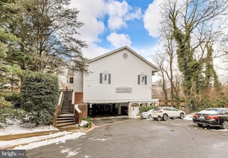 2050 N Calvert St Unit 106, Arlington, VA 22201