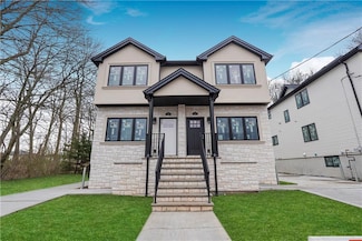 276 Corbin Ave, Staten Island, NY 10308