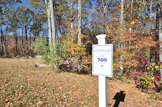 709 Fox Hopyard Rd, East Haddam, CT 06423