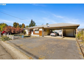 2812 W Sanders Ave, Roseburg, OR 97471