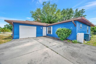572 NW La Brea Ave, Port Saint Lucie, FL 34983