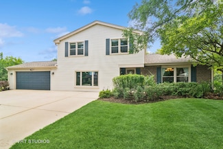 1050 Crofton Ln, Buffalo Grove, IL 60089